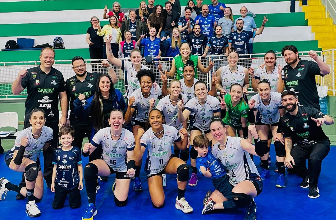 Time está a um passo da final do campeonato estadual (Foto: Divulgação)