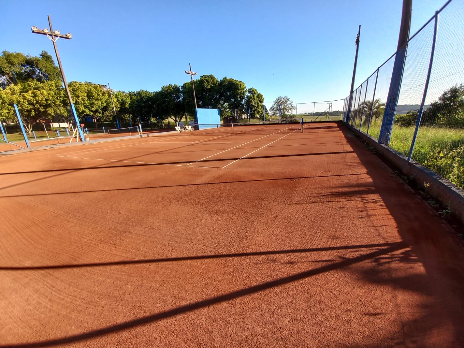 Quadra de Tênis na AABB de Pinhalzinho (Foto: Divulgação)