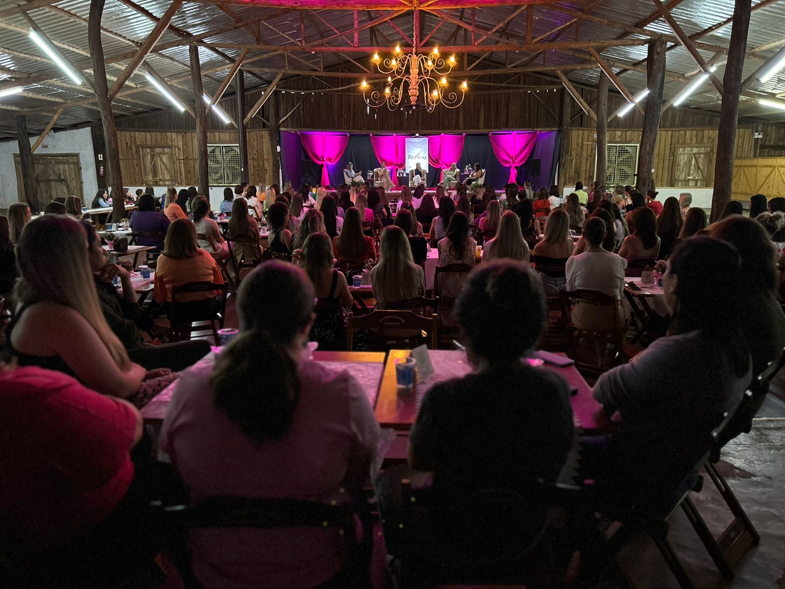 Evento Mulheres que Movem em Saudades  (Foto: Gilmar Bortese)