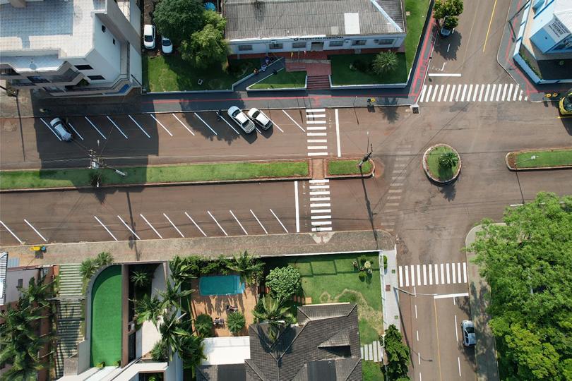 Prefeitura de Nova Erechim realiza pintura de faixas em ruas 