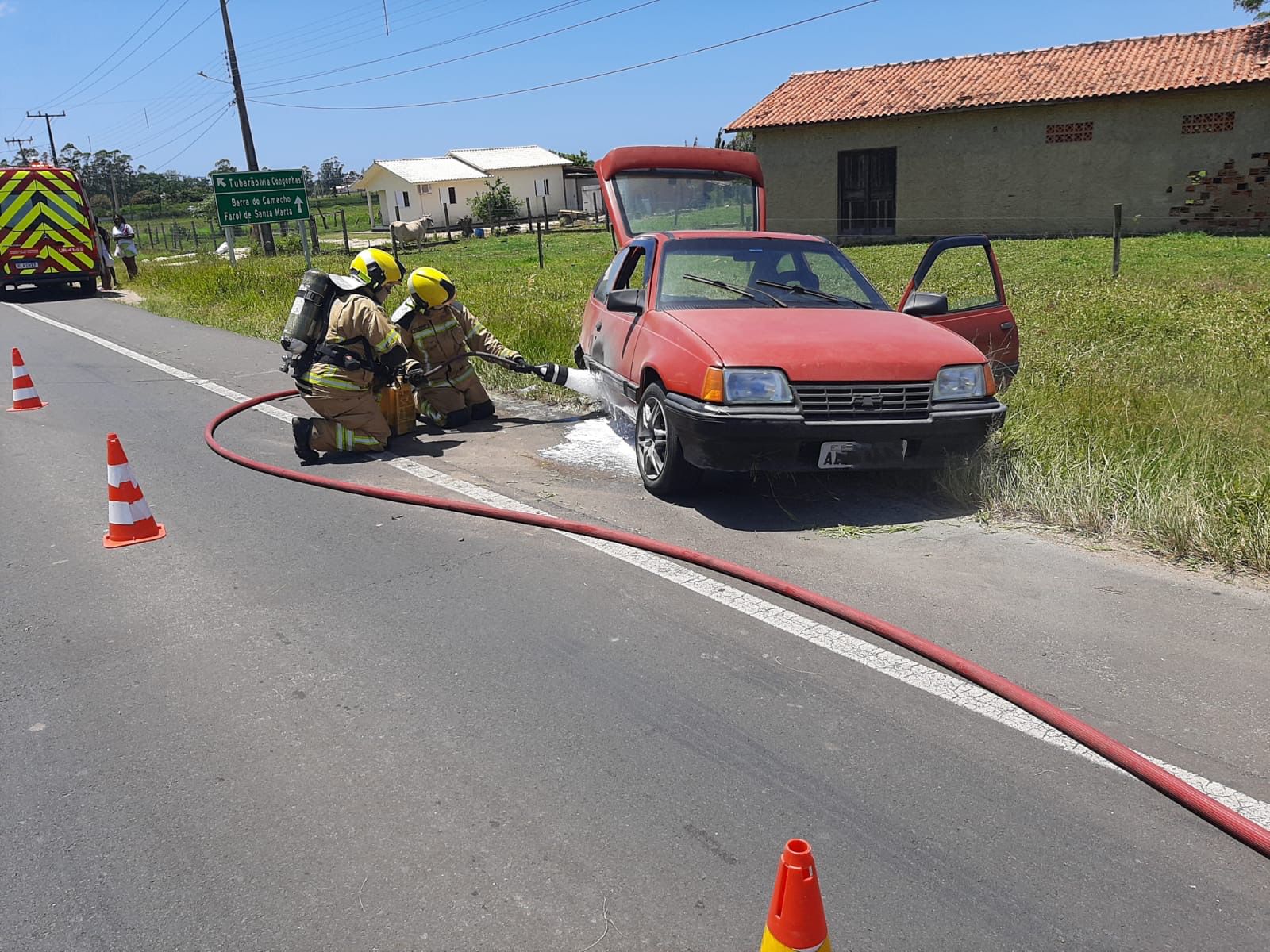 Sete pessoas entram em Kadett e 'B.O' acontece