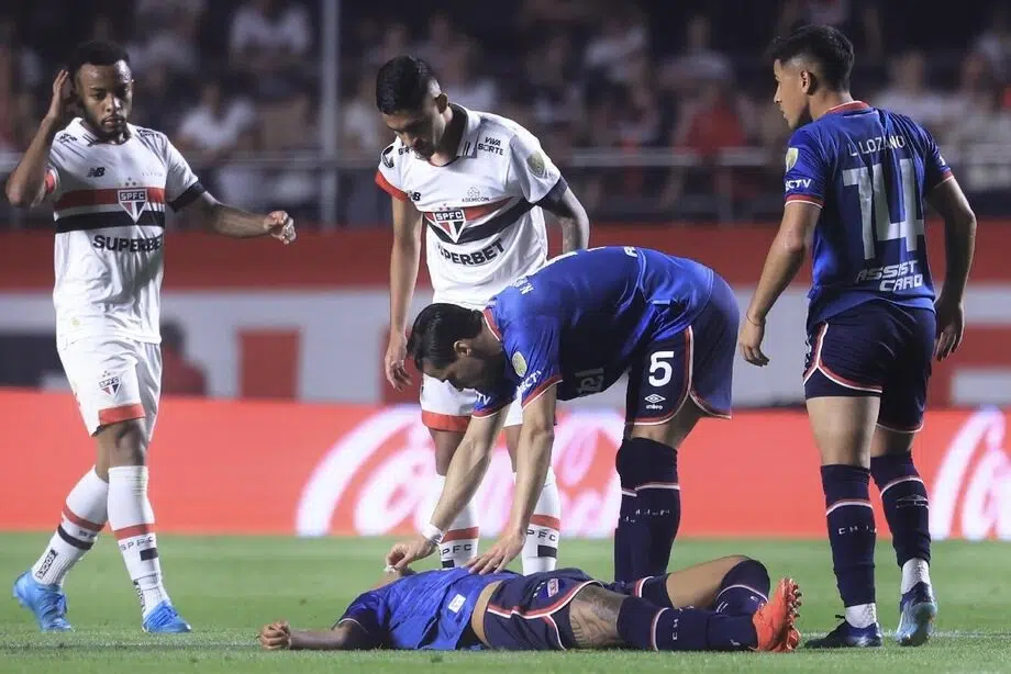 Izquierdo cambaleou durante jogo e morreu dias após passar mal (Foto: Divulgação)