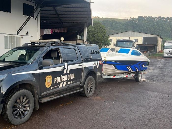 Barco confiscado em investida policial (Foto: Divulgação)