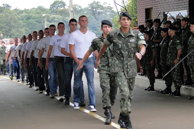 Jovens recrutados na primeira etapa vão se apresentar no dia 26 em SMO (Foto: Exército Brasileiro )