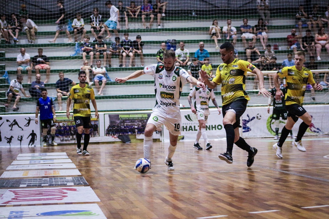 Pinhalense Futsal vai ao litoral para buscar vaga na semifinal da Copa SC