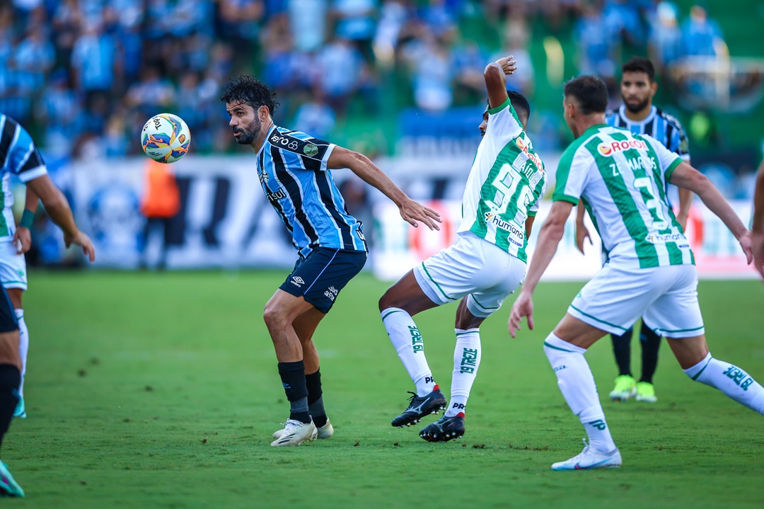 DIego Costa é a esperança tricolor para marcar gols (Foto: Lucas Uebel/Grêmio FBPA)