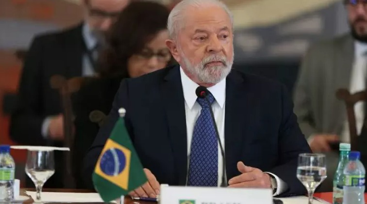 Deputados vão apresentar pedido de impeachment contra Lula 