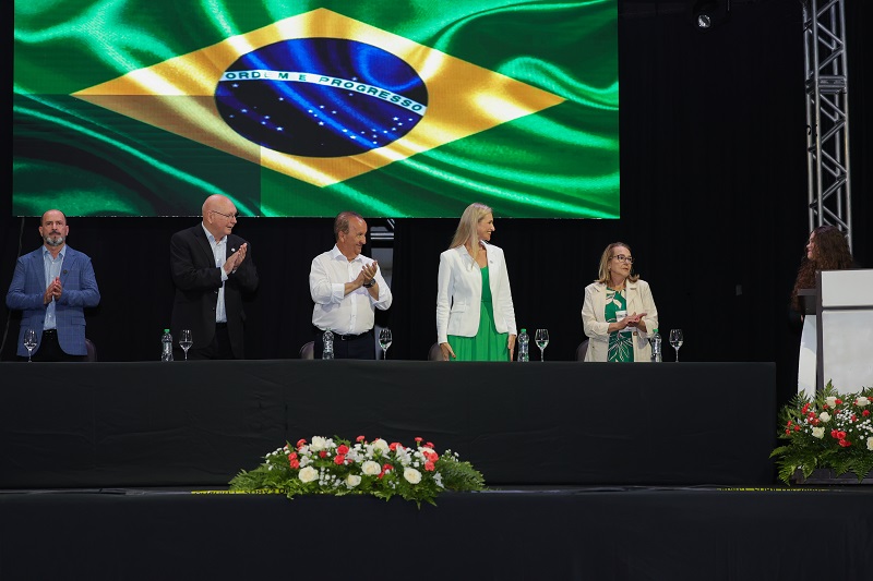 Novos diretores são empossados; cerimônia contou com a presença de Jorginho Mello  (Foto: Ascom/Governo de SC)