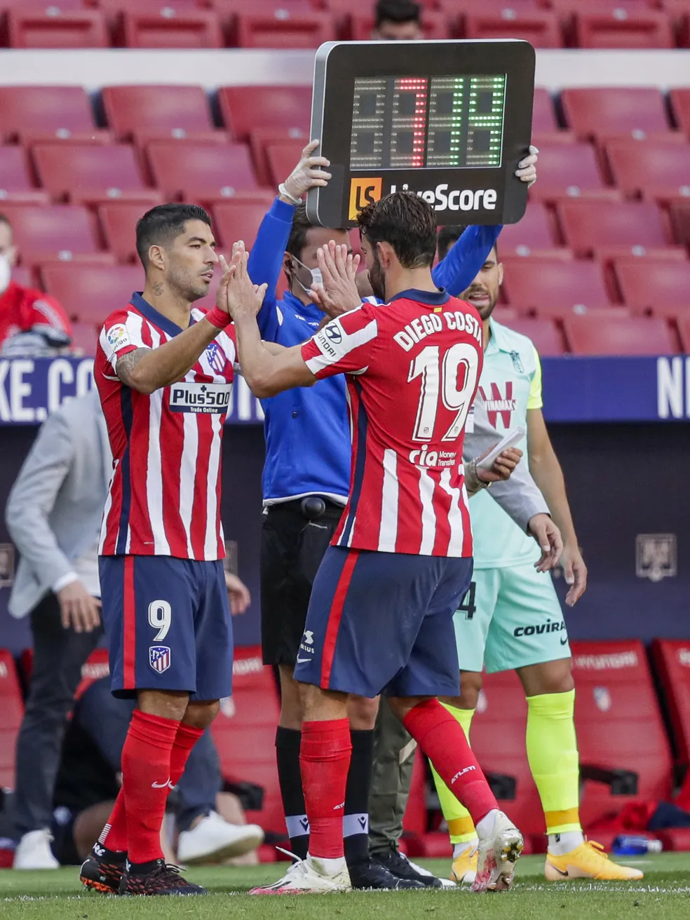 Diego Costa chega para substituir Suárez, eles jogaram junto no Atlético de Madrid (Foto: Getty Images)