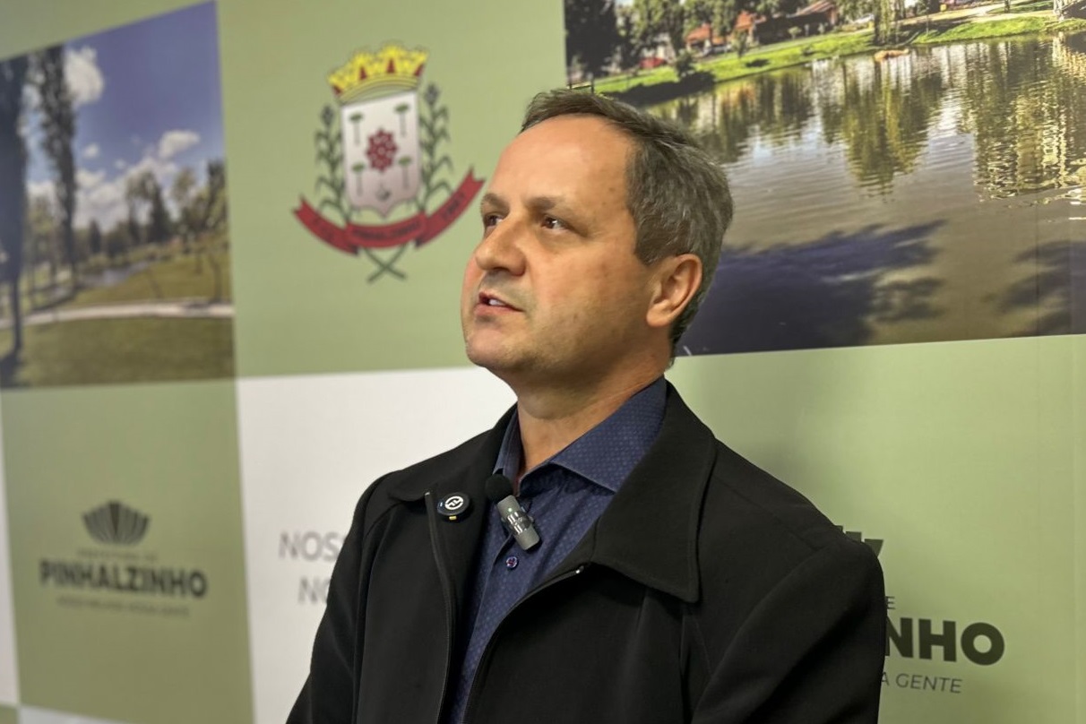Com falas emocionadas, vice-prefeito assume executivo de Pinhalzinho