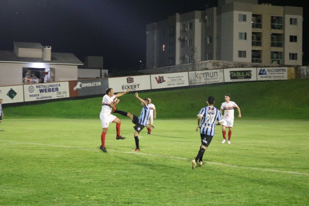 Grêmio larga em vantagem contra o SulBrasil na semifinal do