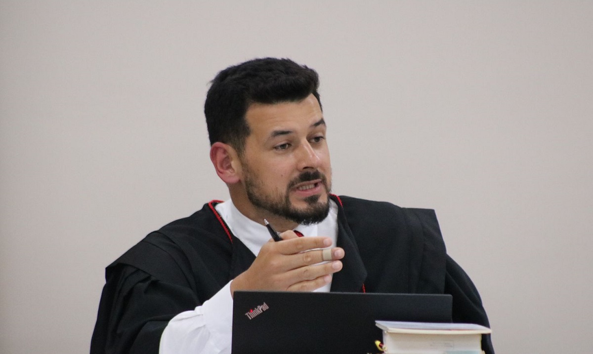 Promotor de Justiça, Edisson de Melo Menezes atuou no julgamento (Foto: Henrique Paulo Koch)