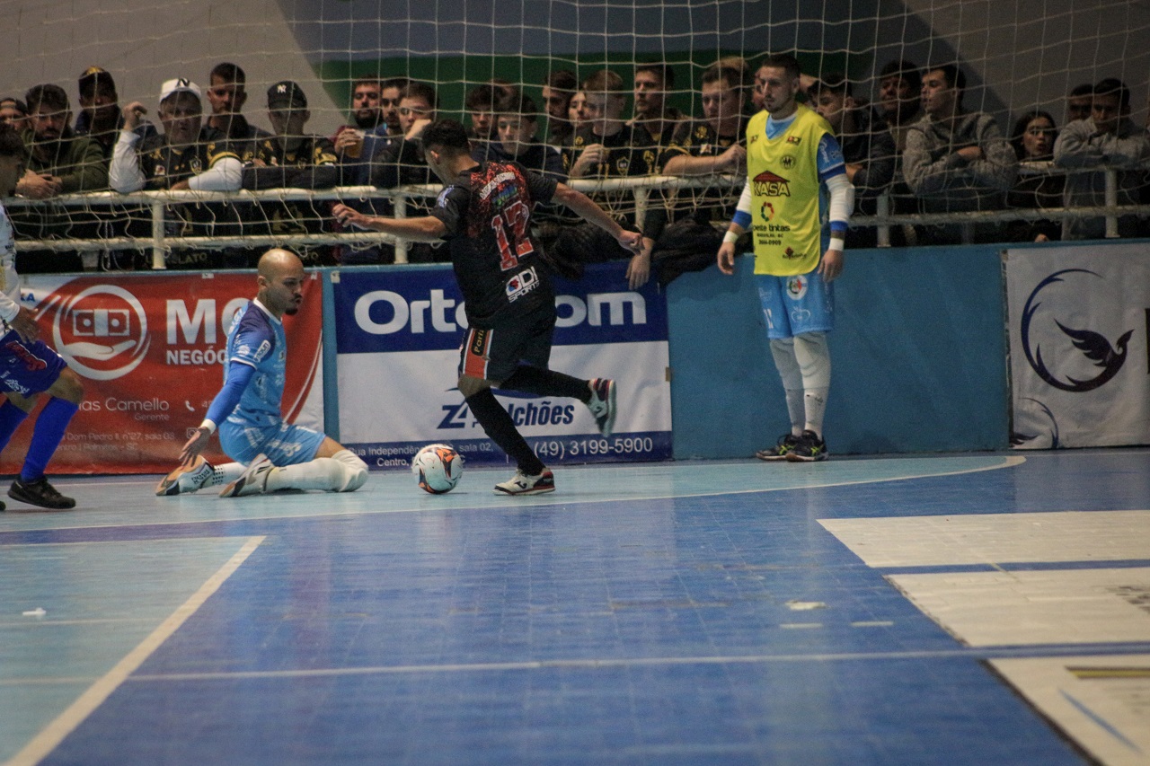 Futsal masculino garante classificação à final do turno do Catarinense  Sub-18