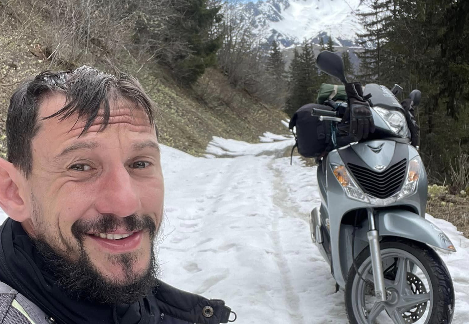 Morador do Oeste vence depressão e dá volta ao mundo de moto