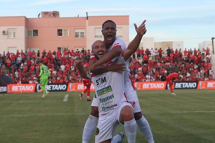 Guarany de Bagé fez dois gols logo no início de partida e segurou a pressão (Foto: Sérgio Galvani/Guarany de Bagé)
