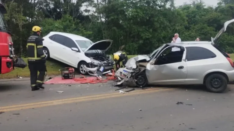 Namorados sofrem grave acidente ao fugirem de motel sem pagar