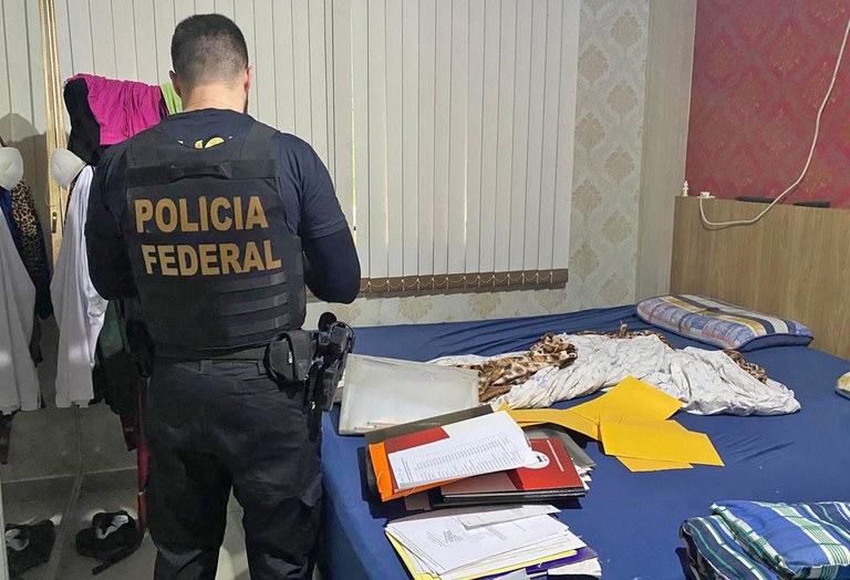 "Se a confirmação do voto é falsa o dinheiro também é" (Foto: Polícia Federal)