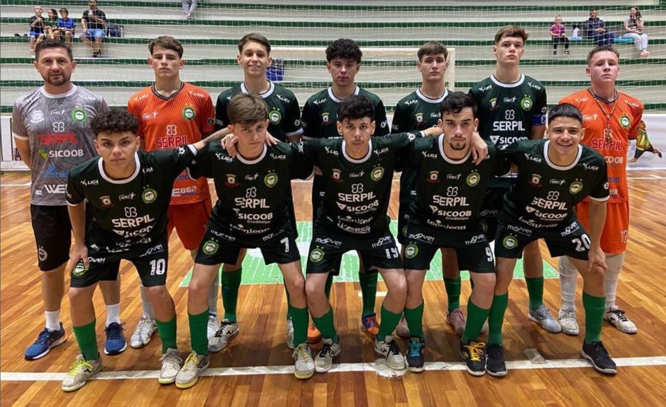 Sub-16 e 17 da Pinhalense Futsal tem jogos de mata-mata da LCF