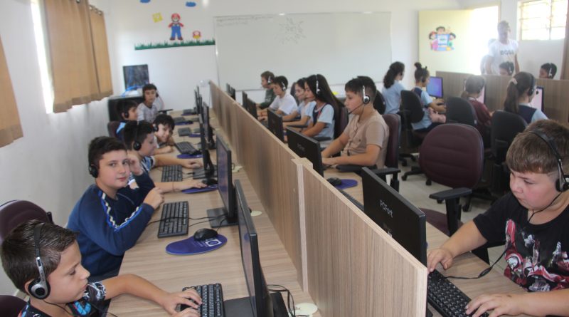 Secretaria de Educação disponibiliza novo laboratório de informática