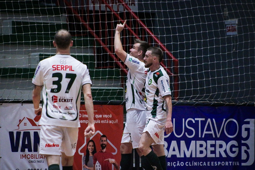 Pinhalense subiu na tabela de classificação da Série Prata (Foto: Felipe Eduardo Zamboni)