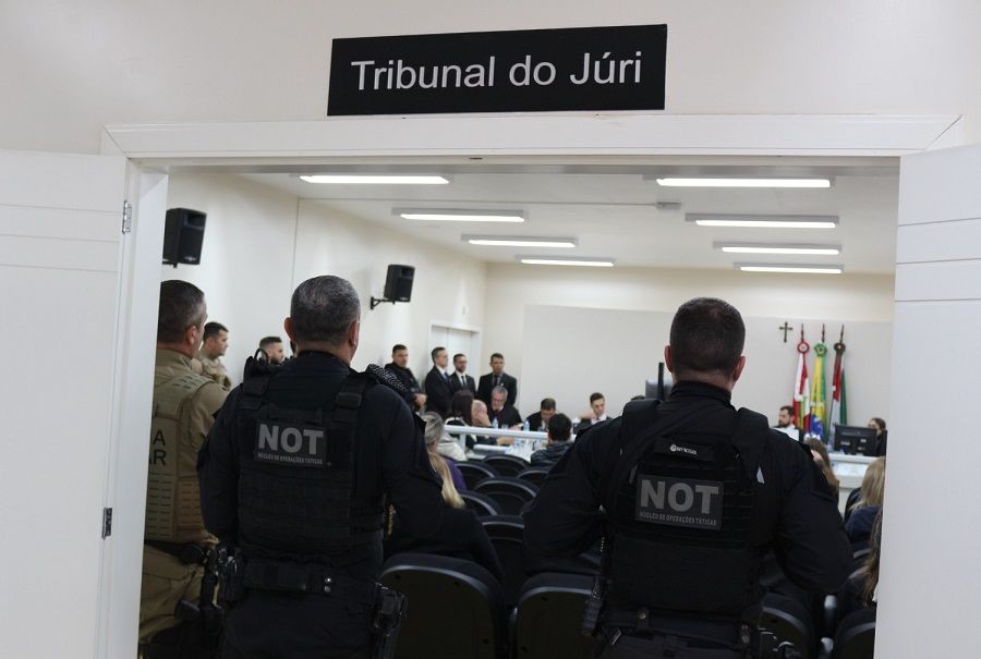 Emoção, sala reservada e depoimentos: saiba como foi o dia de júri