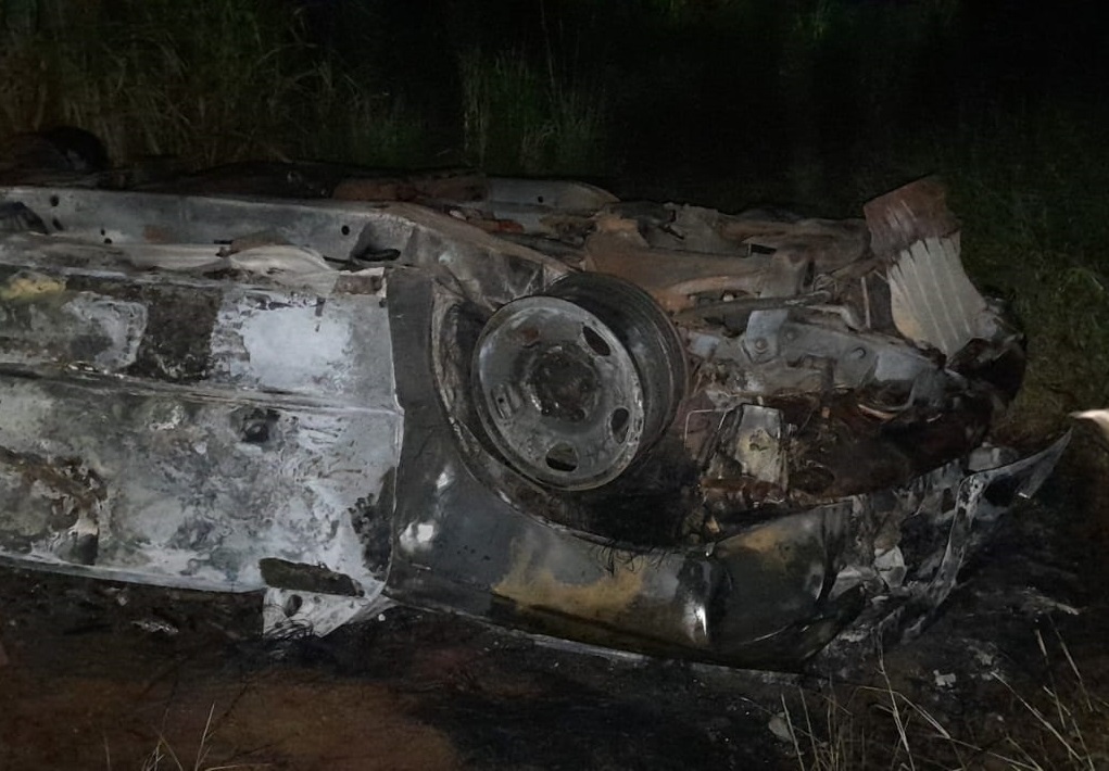 Milagre: Motorista sobrevive em incêndio de automóvel