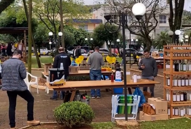 Feira Municipal em Saudades (Foto: Divulgação )