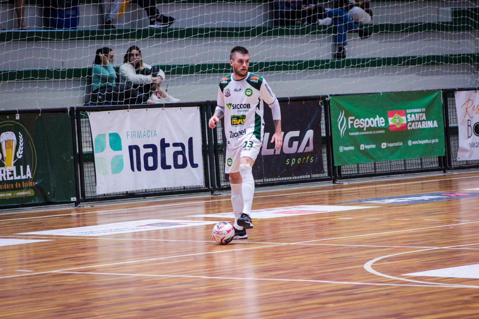 Jogos do futsal prometem grandes emoções nesta semana (Foto: Felipe Eduardo Zamboni)