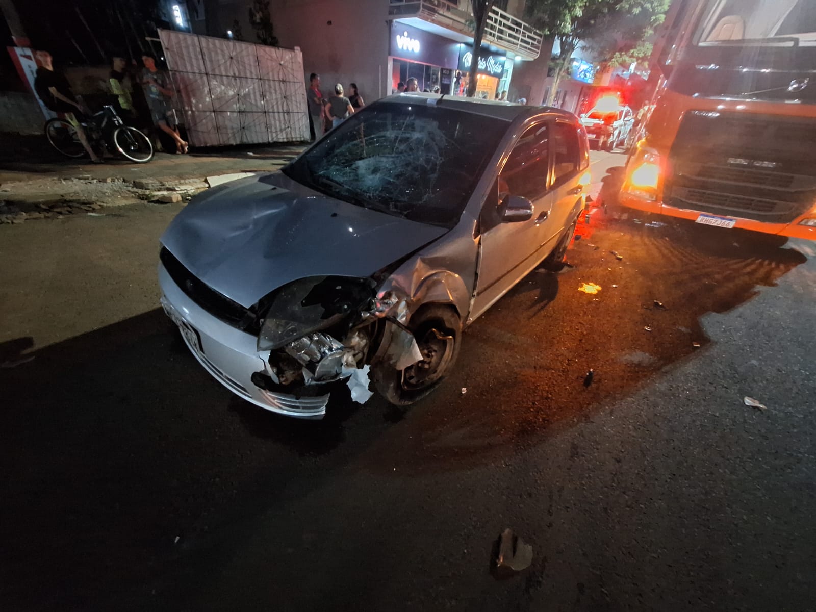 Mulher é atropelada por carro em São José do Cedro