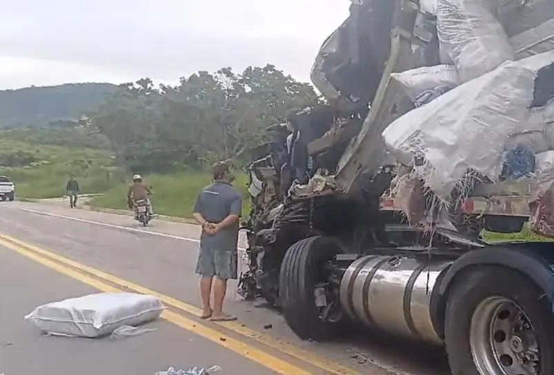 Pai perde a vida após deixar filho de 16 anos dirigir carreta 