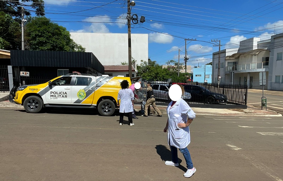 Médico pede maconha para paciente, o agride e sobe em automóvel