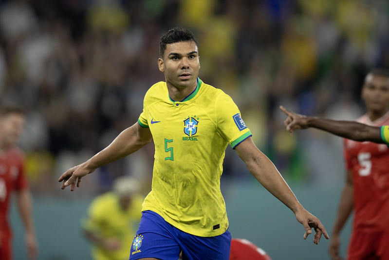 Casemiro faz golaço, Brasil vence a Suíça e garante classificação