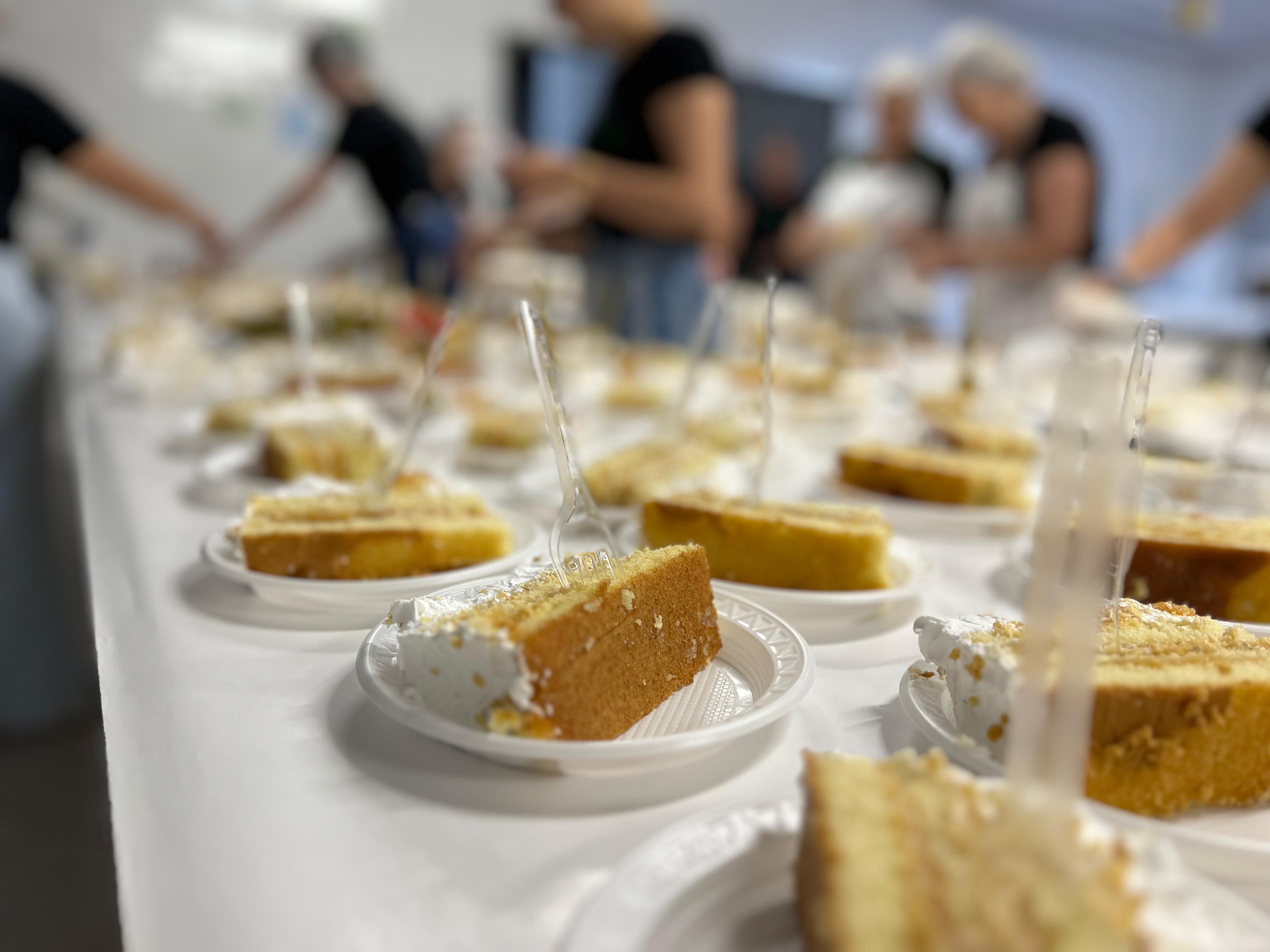 Aniversário do município teve bolo de 62 metros (Foto: Renan Ribeiro)