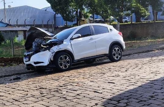 Pneu de patrola estoura no lugar errado