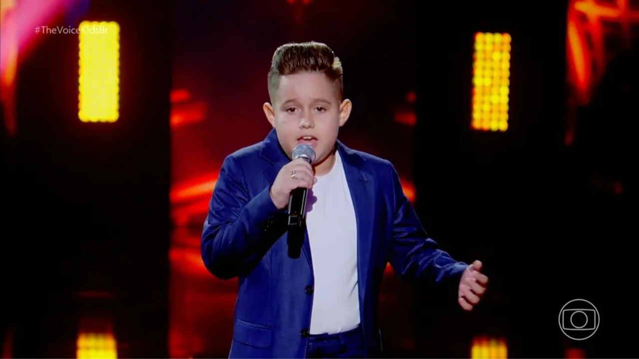 Menino de Chapecó arranca elogios no The Voice Kids