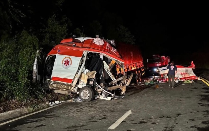 Médico, enfermeira e paciente morrem em violenta batida