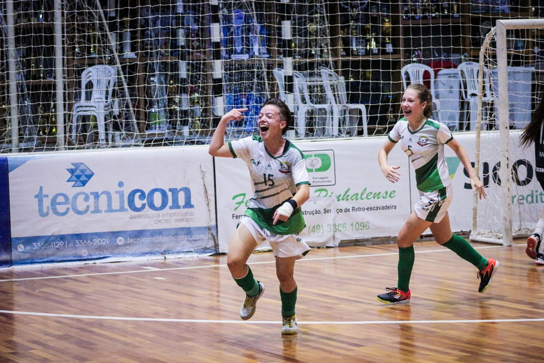 Apeff/Fmec vence semi da LCF e está em mais uma final com o sub-16