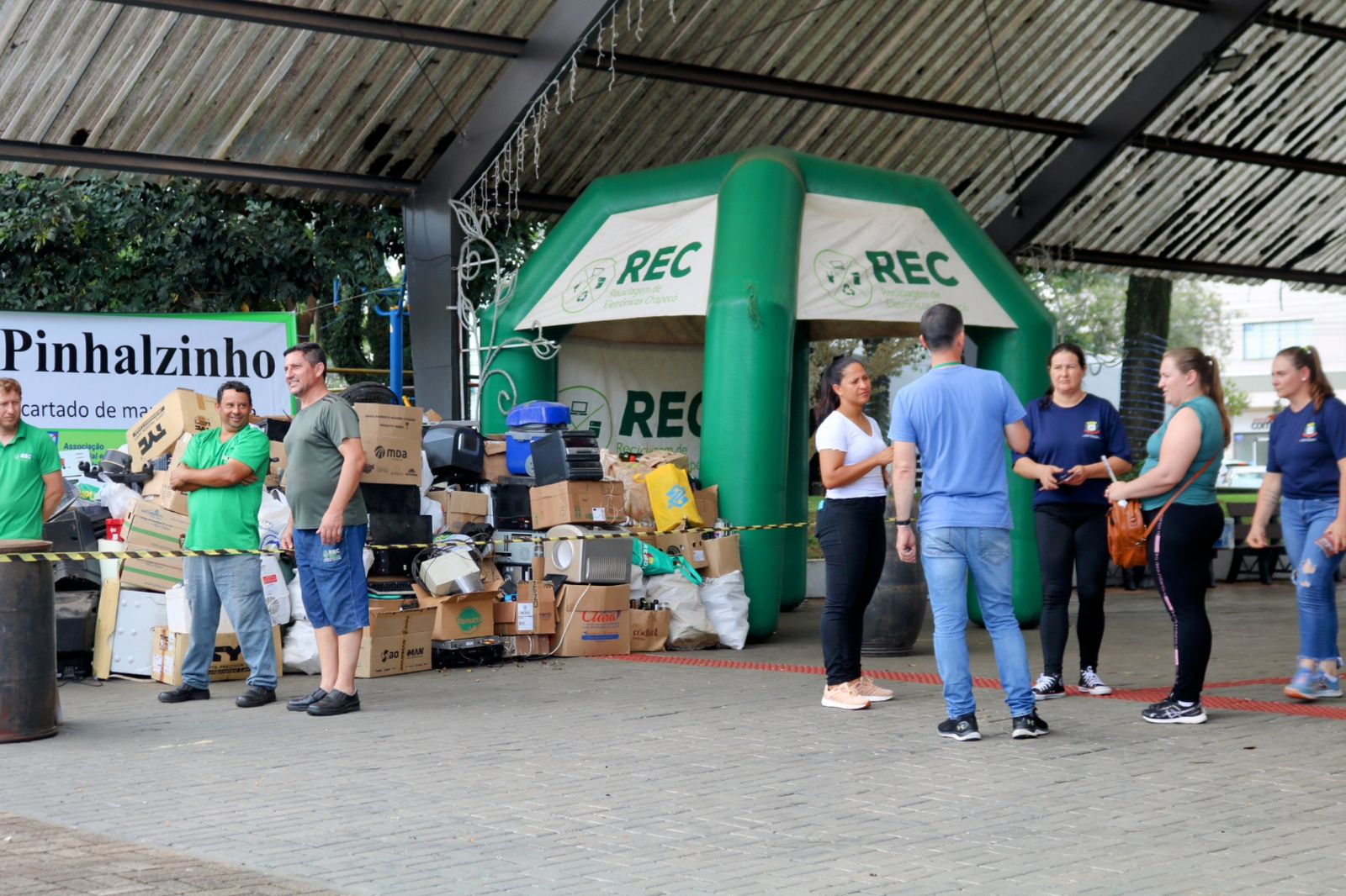 Descarte consciente de lixo é exemplo em Pinhalzinho