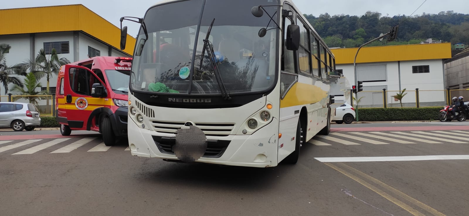 Ônibus envolvido no acidente  (Foto: Divulgação)