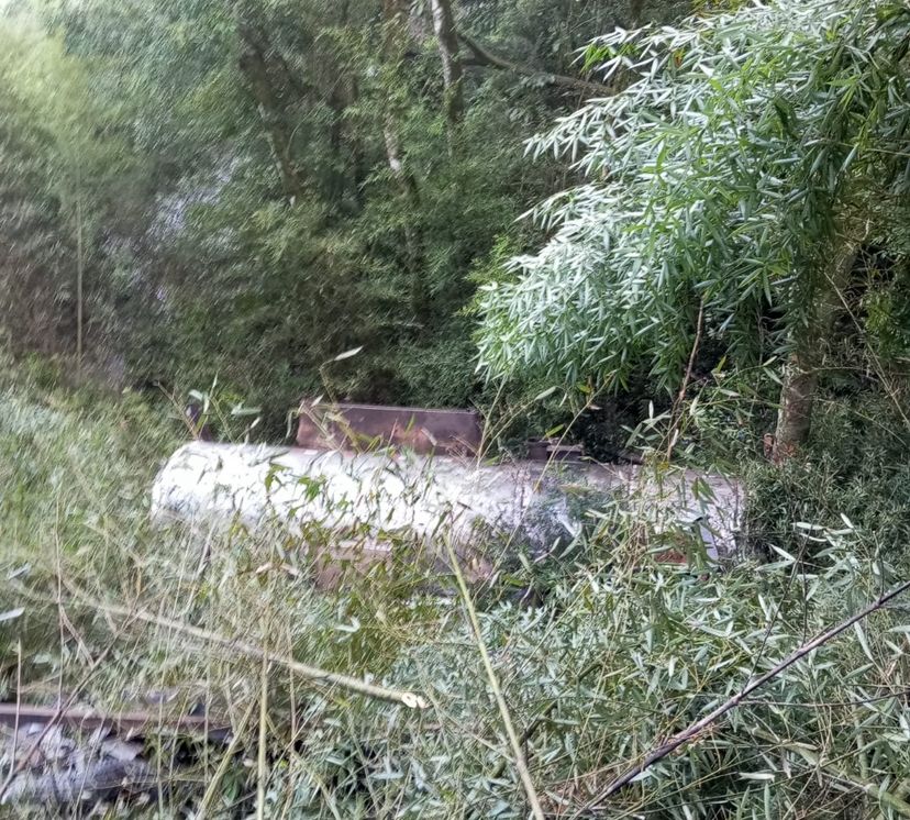 Reservatório ficou perto de um riacho (Foto: Divulgação CBM)