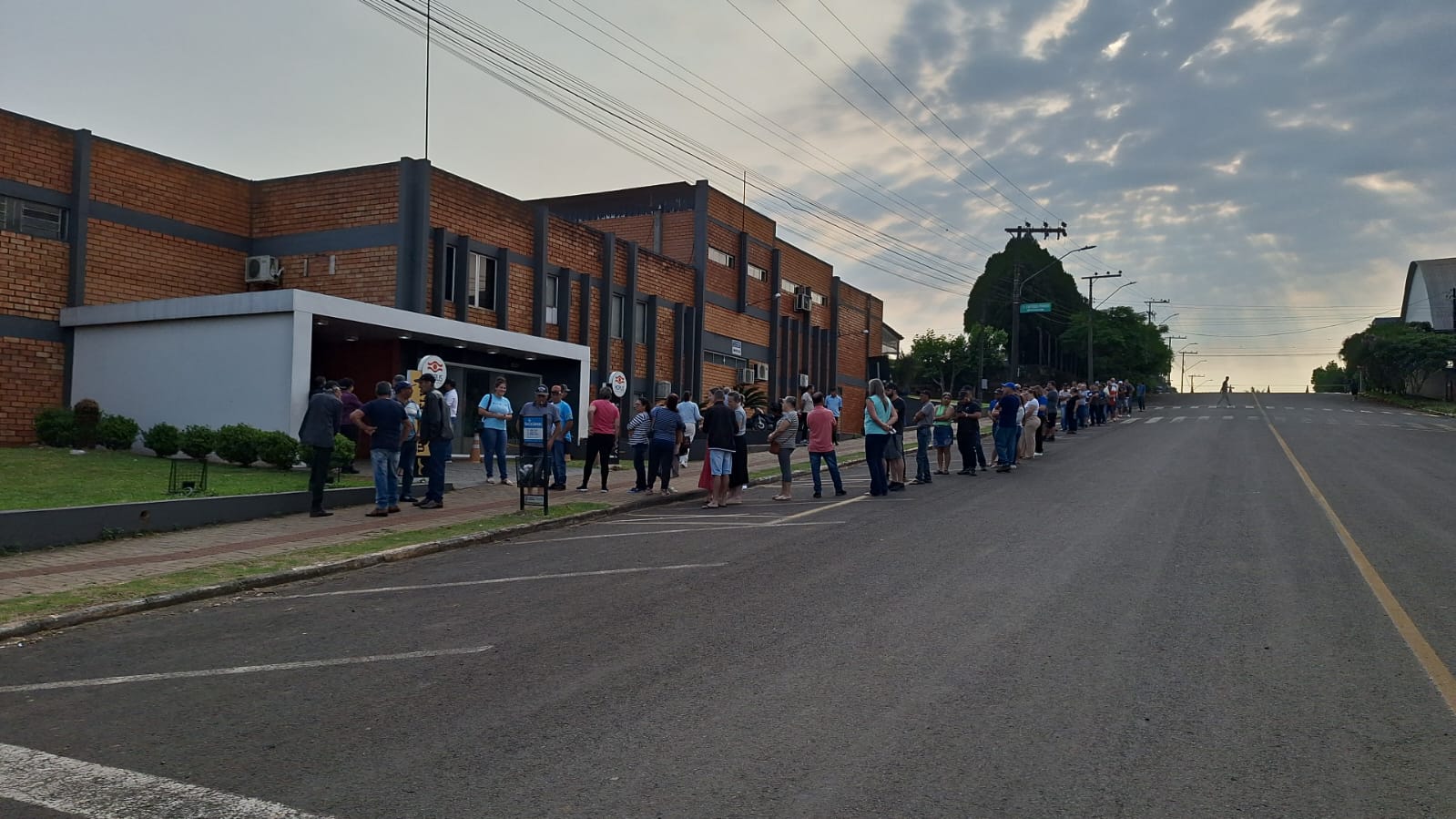 Pinhalzinho espera o voto de 15.468 pessoas hoje