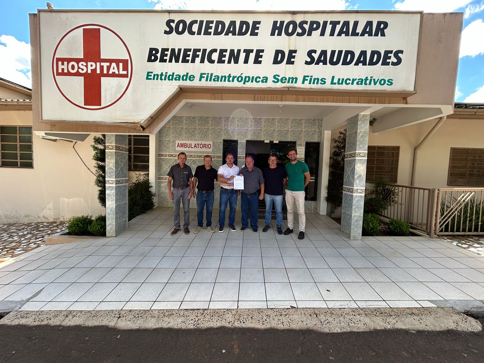 Prefeitura assina convênio com hospital de Saudades  (Foto: Gilmar Bortese)