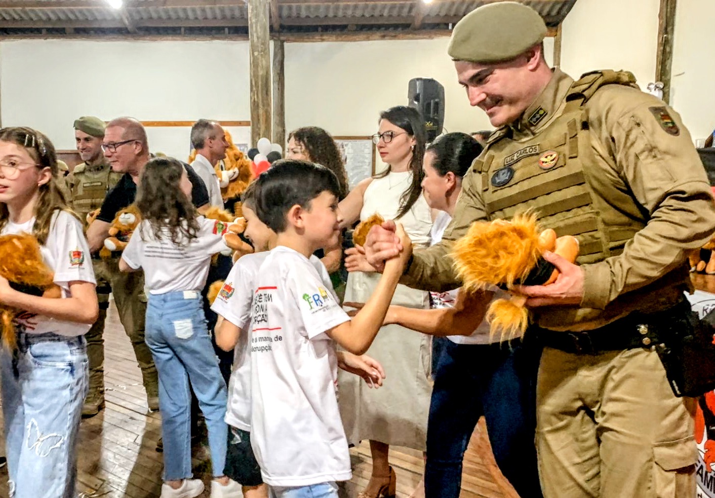 Missão cumprida! 300 alunos de Pinhalzinho concluem Proerd