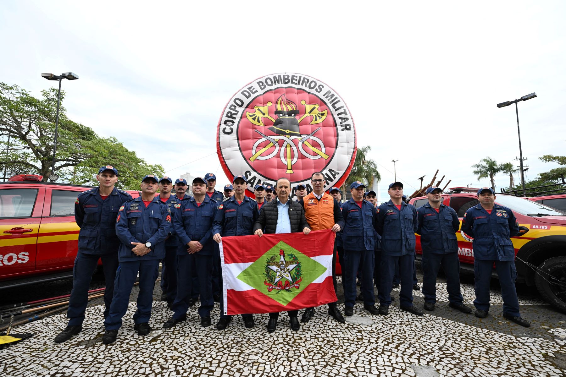  Bombeiros militares de SC ajudam a combater incêndios no Mato Grosso do Sul