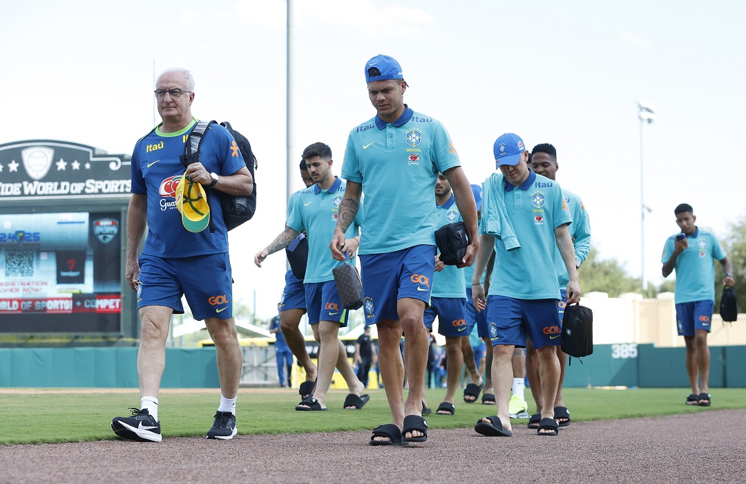 Dorival Jr deve não deve colocar força máxima em campo neste jogo (Foto: Rafael Ribeiro/CBF)