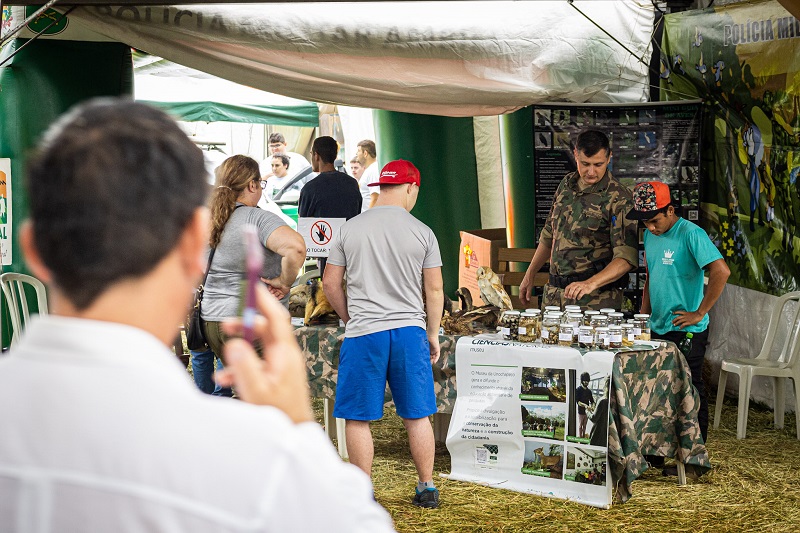 Polícia Ambiental orienta produtores sobre legislação e conta com exposição