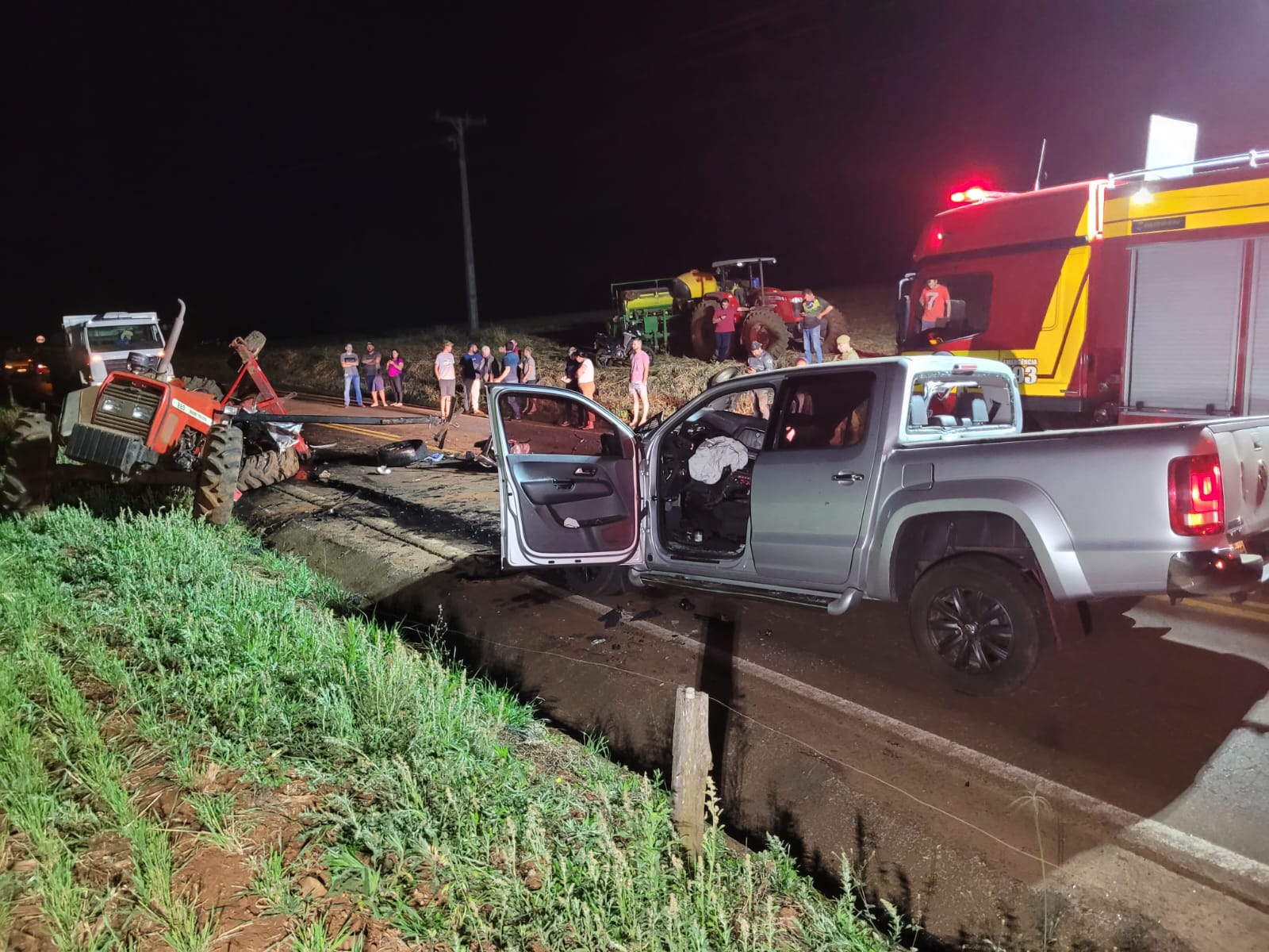 Violento acidente no Oeste catarinense (Foto: Corpo de Bombeiros)