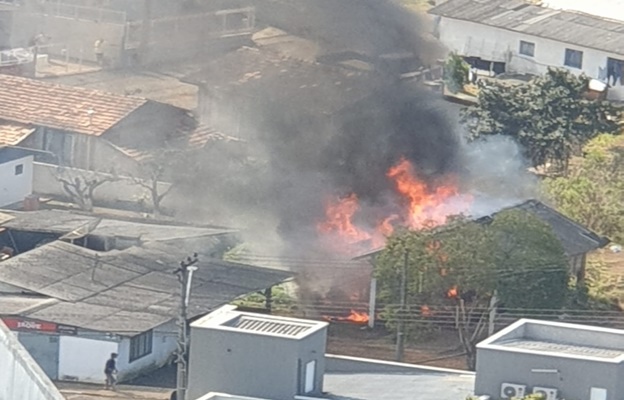 Morador achou que com incêndio poderia se reaproximar da ex (Foto: Ilustração)