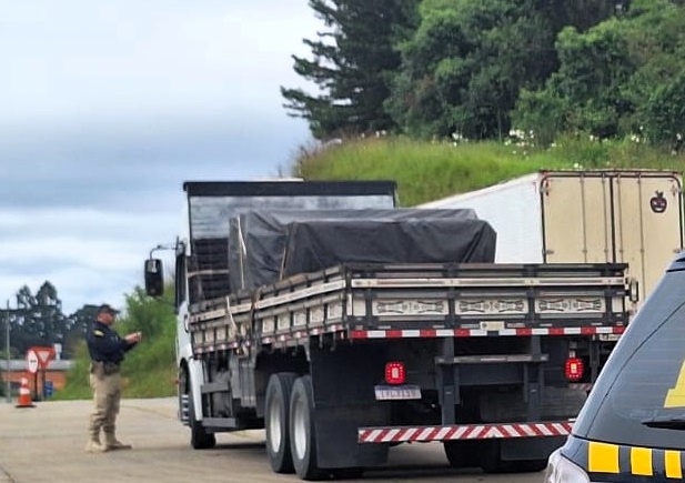 Caminhoneiro aposta na cocaína para ficar acordado