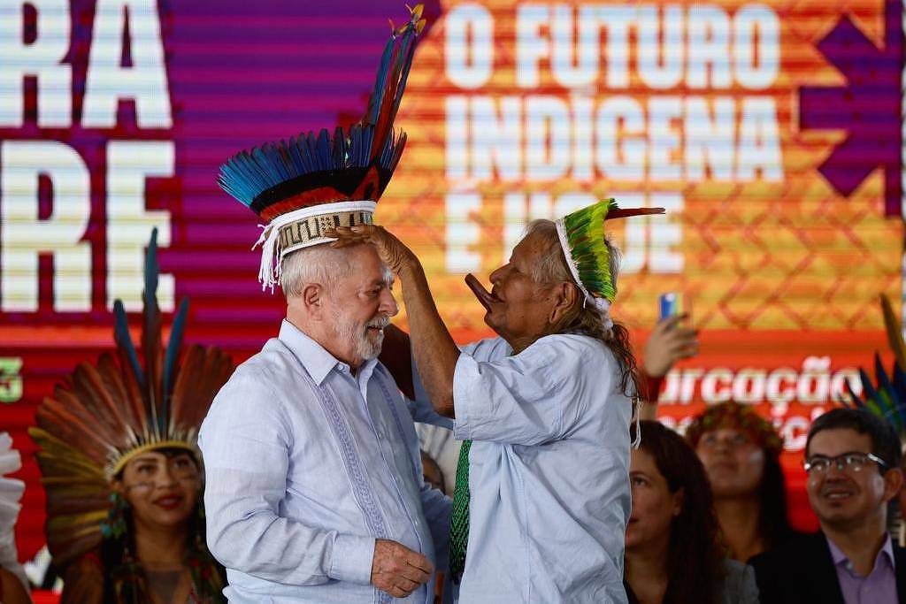 Presidente Lula assinou homologações de terras indígenas (Foto: Pedro Ladeira / Folhapress)